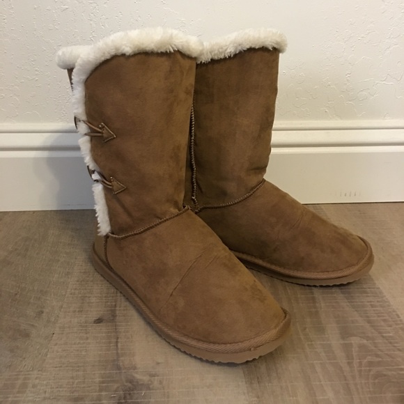 Boots - Picture 3 of 3